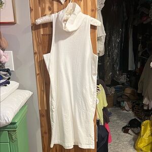 Sleeveless White Collared Dress